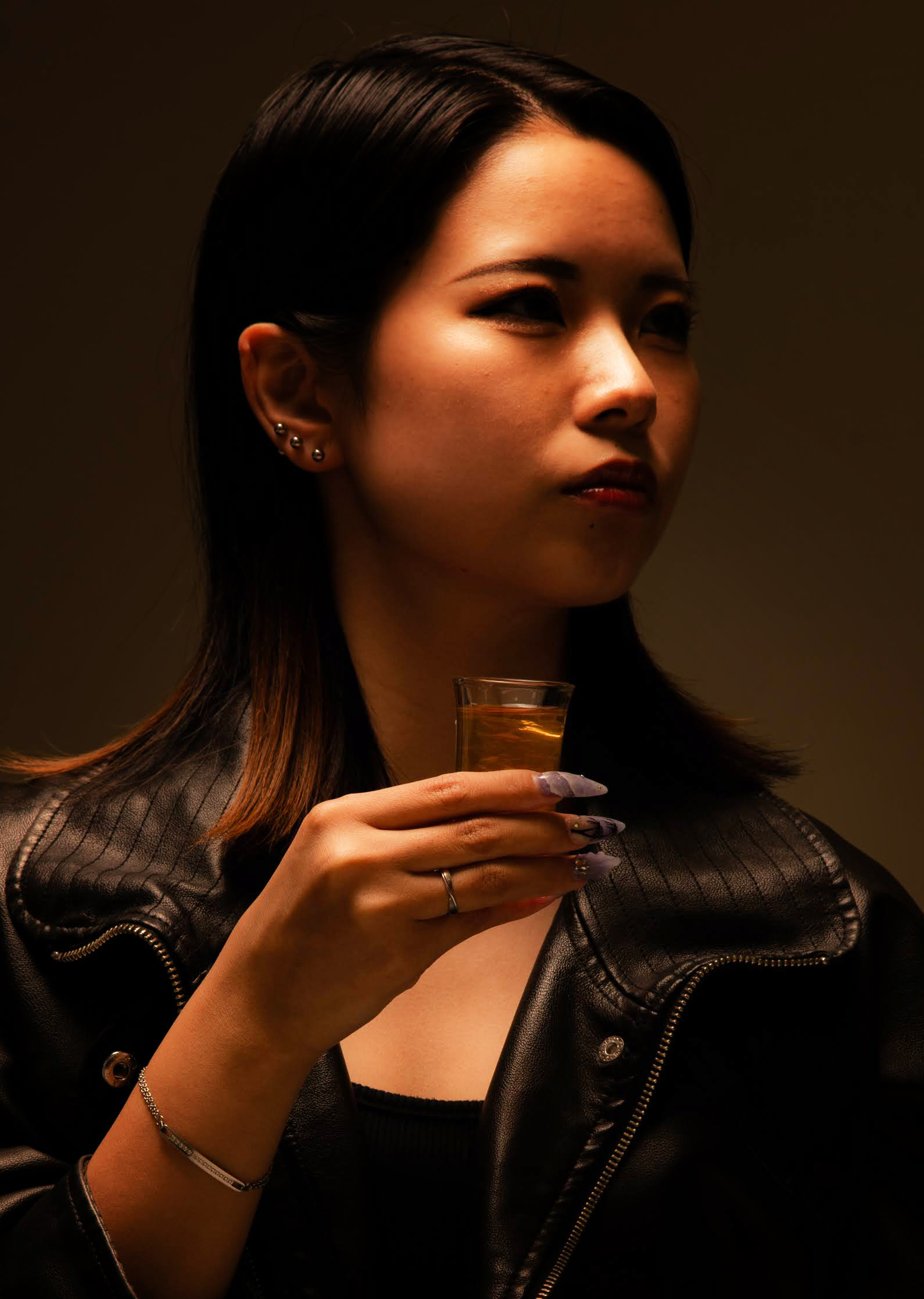 女性